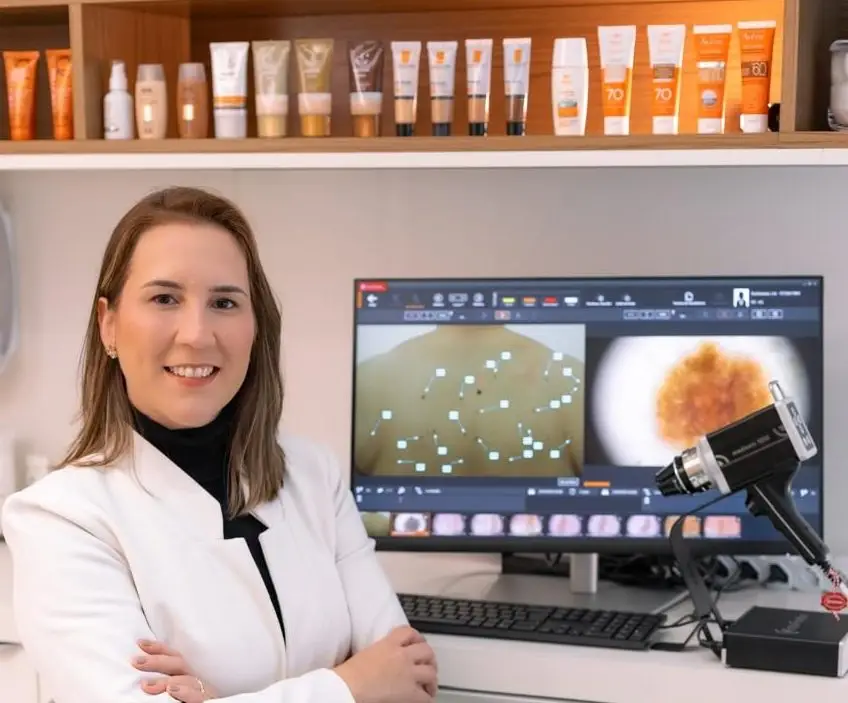 Mapeamento corporal total e dermatoscopia digital